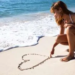 Amour de Vacances évaporé ? Le Rituel qui Va Tout Changer