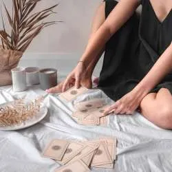 Taroscopie juin 2026 : votre tarot du mois pour fleurir avant l'été