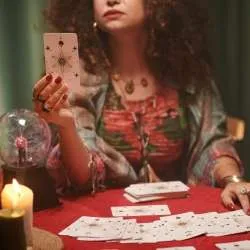 Taroscopie juillet 2026 : votre tarot du mois pour vivre l'été à plein