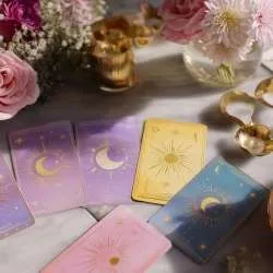 Comment tirer les cartes du tarot soi-même : les trois tirages pour débuter